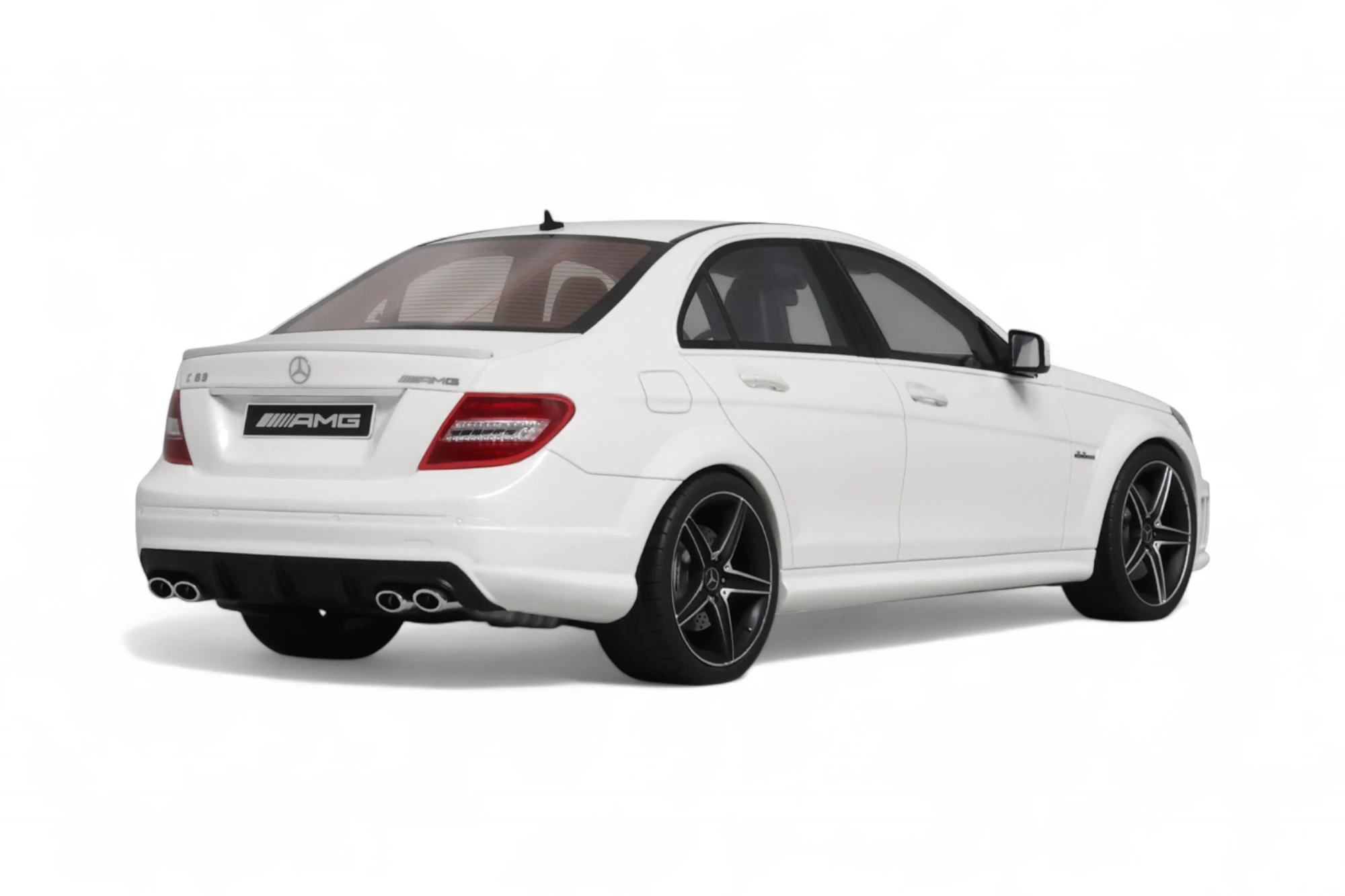 Mercedes-Benz C63 AMG - Image 2