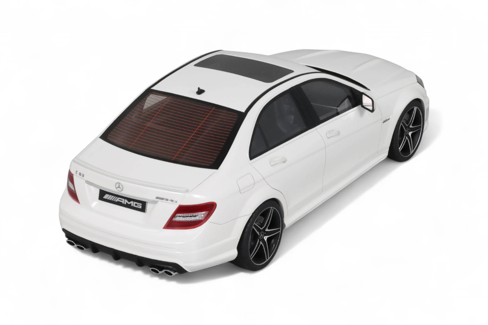 Mercedes-Benz C63 AMG - Image 7