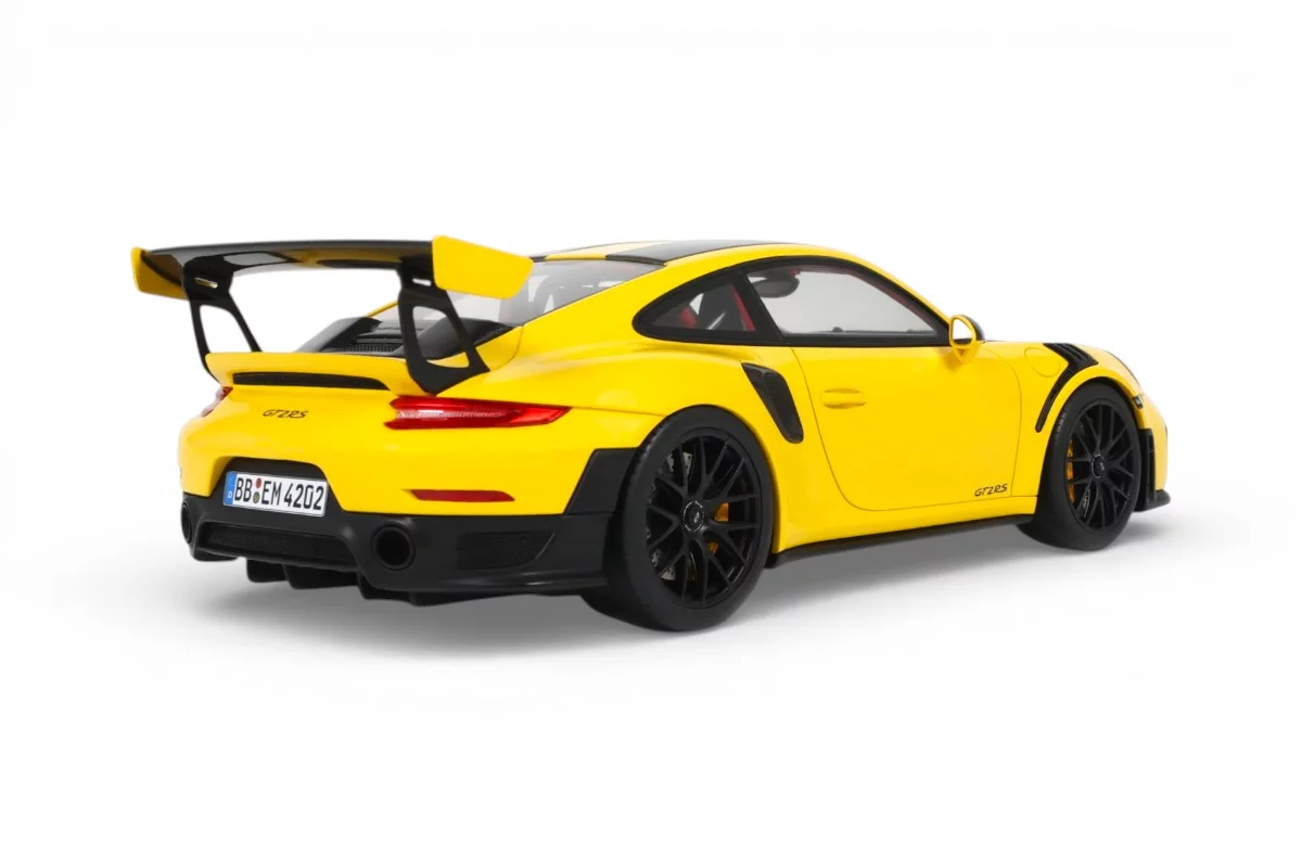 Porsche 911 GT2 RS (991.2) Nürburgring Lap Record - Image 2