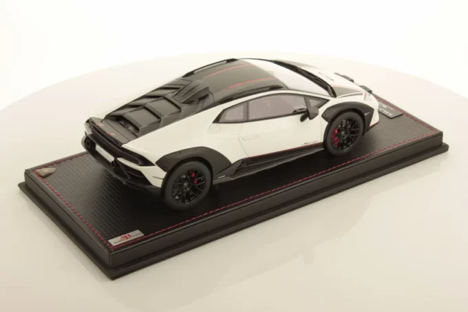 Lamborghini Huracàn Sterrato - Image 2