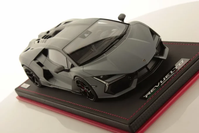 Lamborghini Revuelto - Image 3