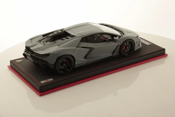 Lamborghini Revuelto - Image 2