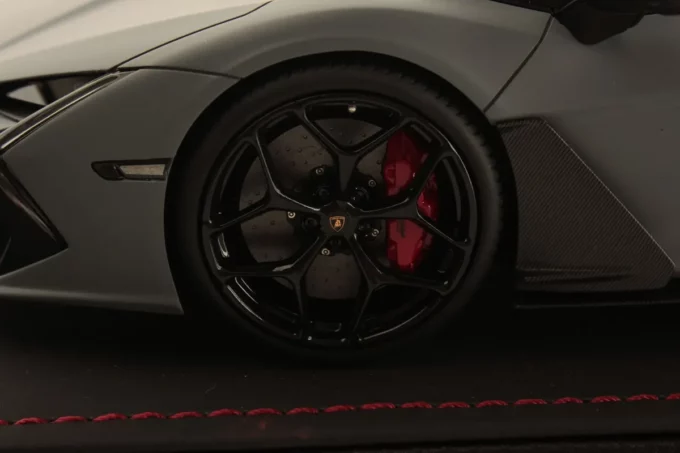 Lamborghini Revuelto - Image 5