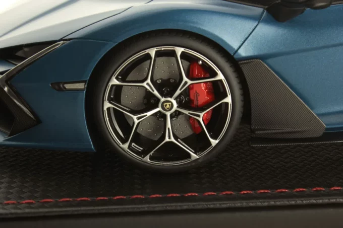 Lamborghini Revuelto - Image 5