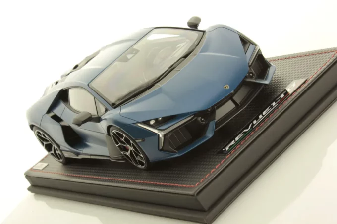 Lamborghini Revuelto - Image 3