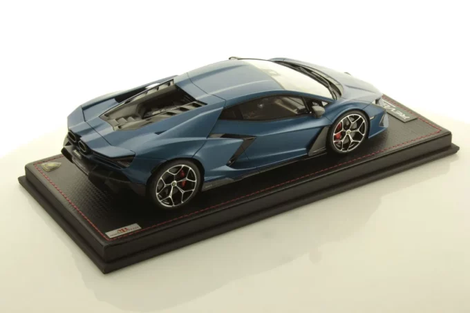 Lamborghini Revuelto - Image 2