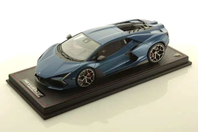 Lamborghini Revuelto