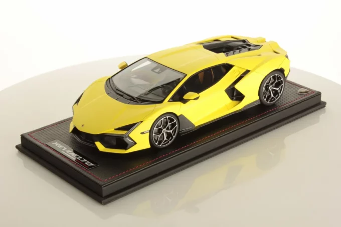 Lamborghini Revuelto
