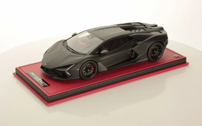 Lamborghini Revuelto