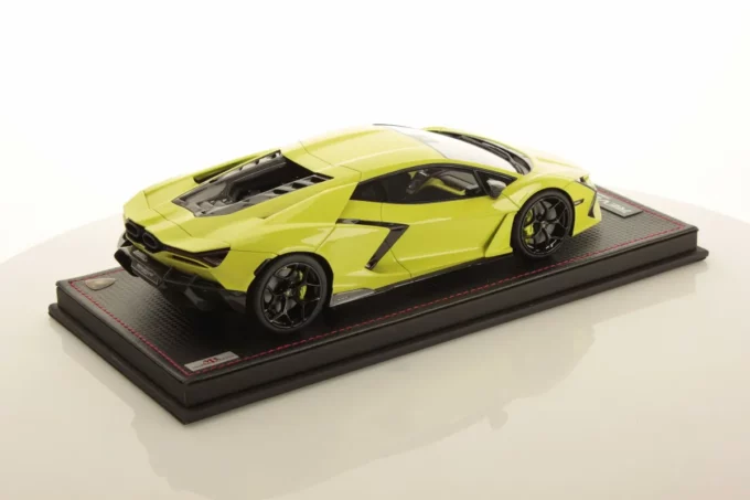 Lamborghini Revuelto - Image 2