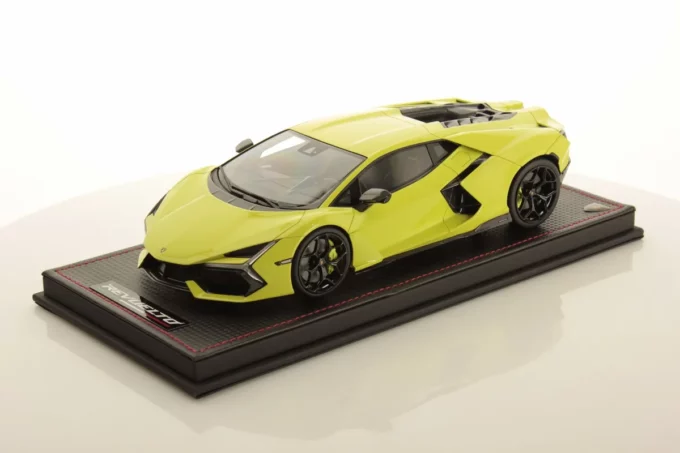 Lamborghini Revuelto