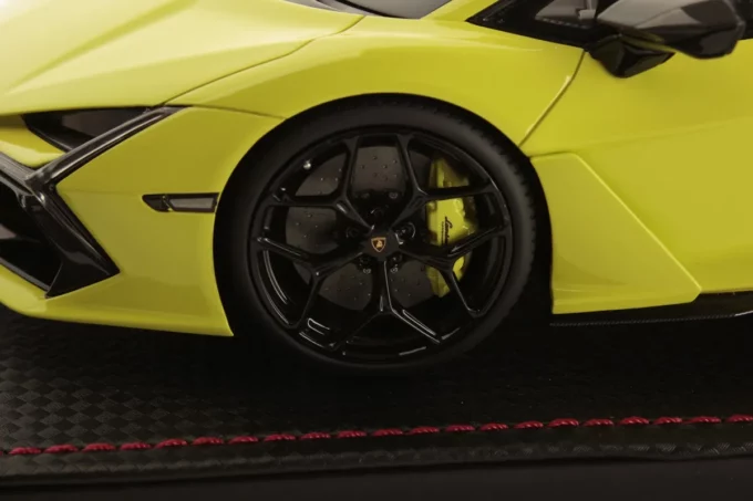 Lamborghini Revuelto - Image 5