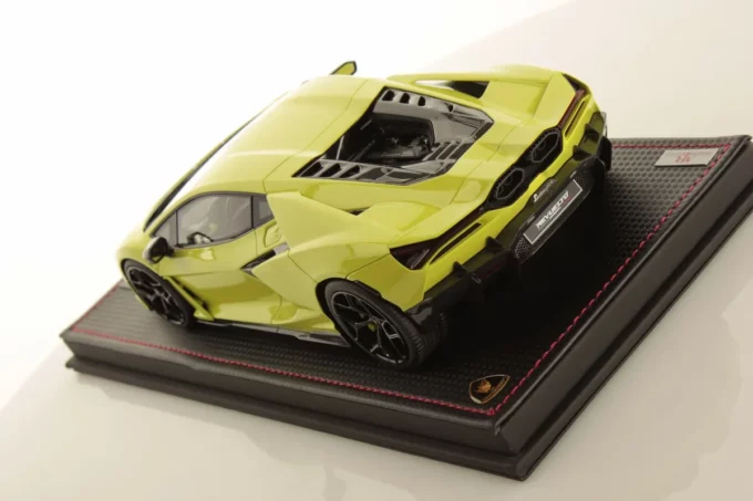 Lamborghini Revuelto - Image 4