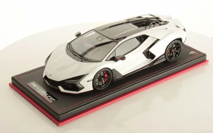 Lamborghini Revuelto