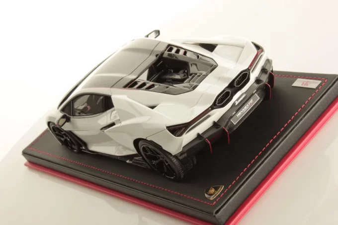 Lamborghini Revuelto - Image 4