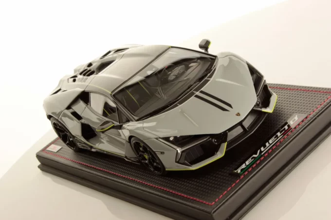 Lamborghini Revuelto - Image 3