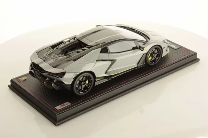 Lamborghini Revuelto - Image 2