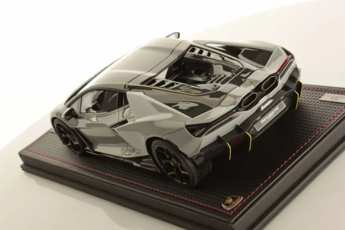 Lamborghini Revuelto - Image 4