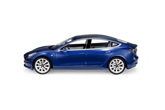 Tesla Model 3 - Image 3