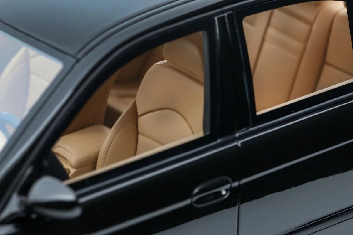 BMW M5 (E39) - Image 11