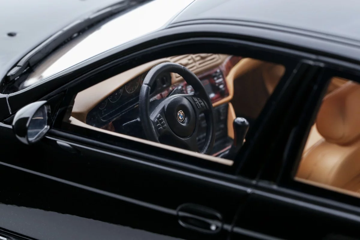 BMW M5 (E39) - Image 10