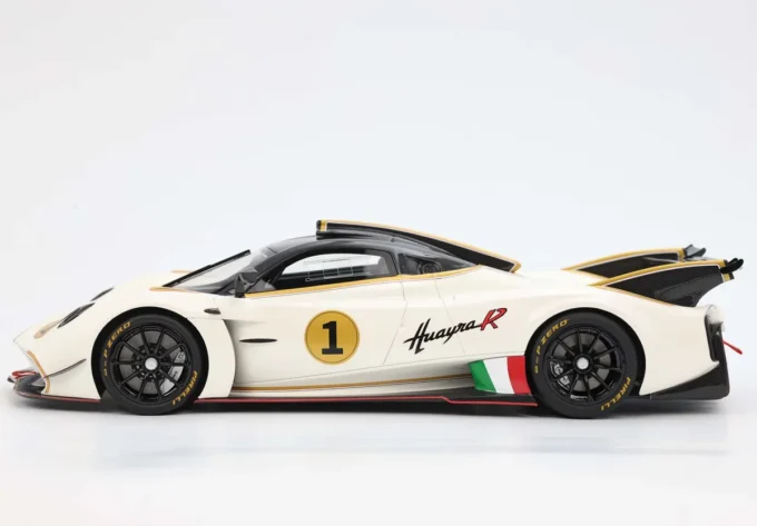 Pagani Huayra R - Image 4