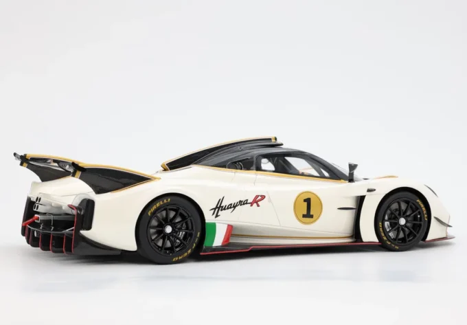 Pagani Huayra R - Image 5