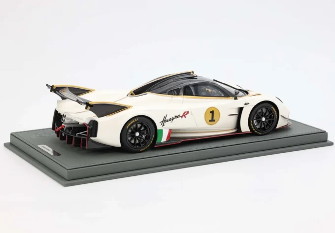 Pagani Huayra R - Image 2