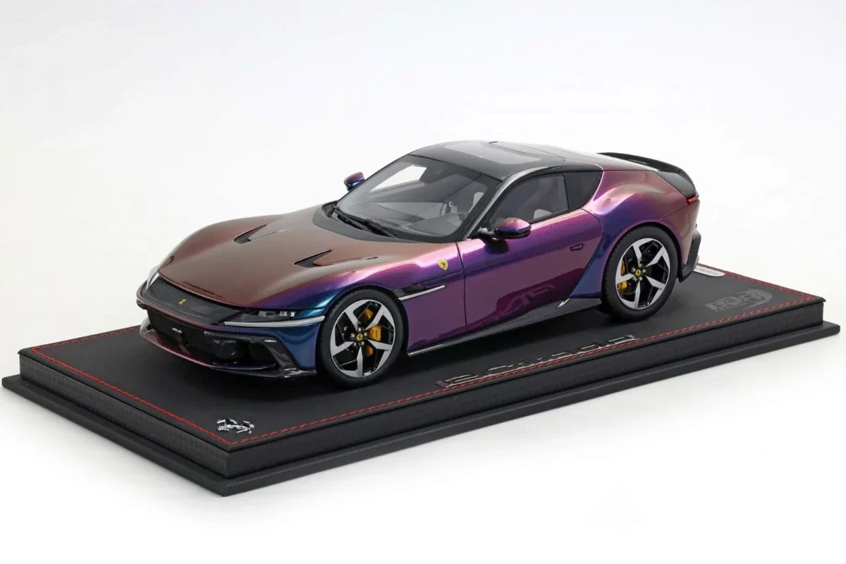 Ferrari 12Cilindri (panoramic roof)
