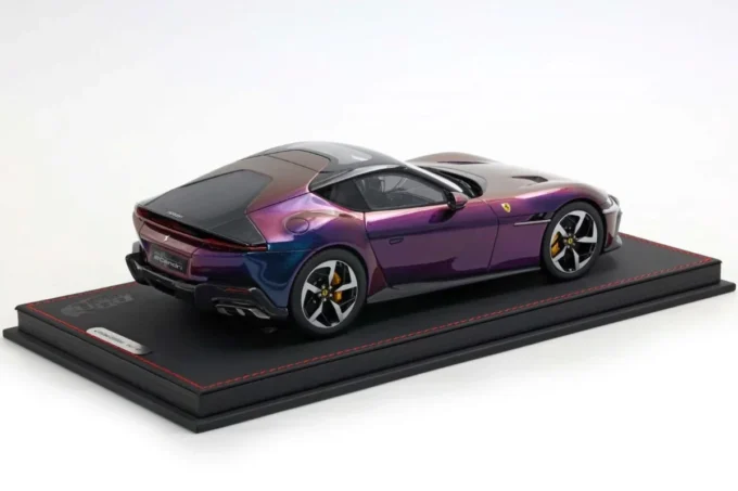 Ferrari 12Cilindri (panoramic roof)