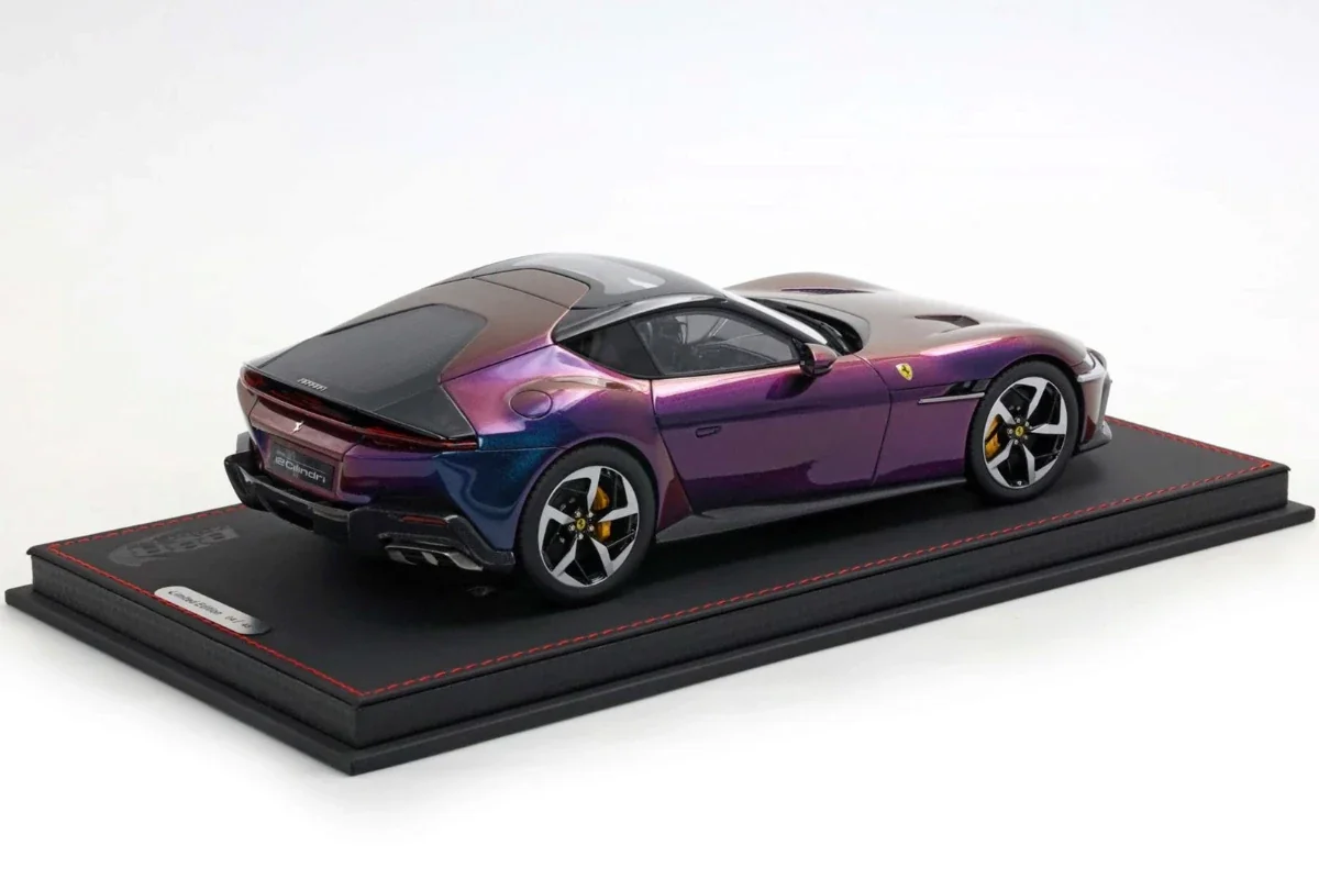 Ferrari 12Cilindri (panoramic roof)