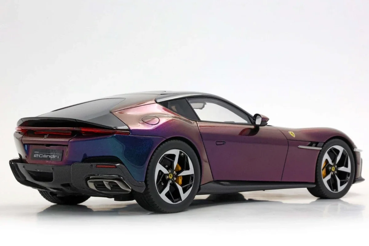 Ferrari 12Cilindri (panoramic roof)