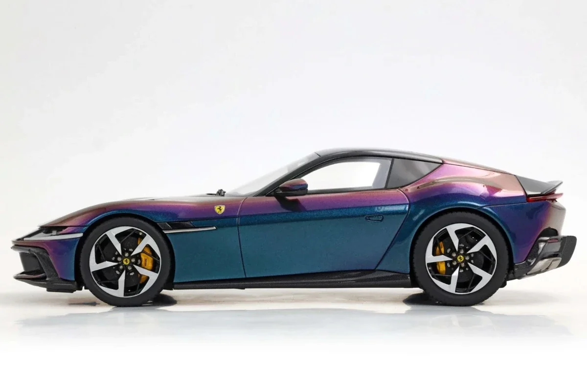 Ferrari 12Cilindri (panoramic roof)
