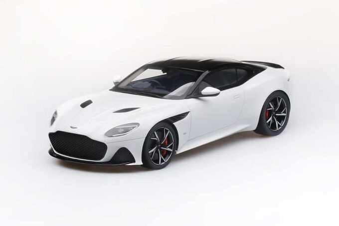 Aston Martin DBS Supperleggera