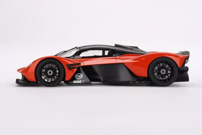 Aston Martin Valkyrie - Image 3