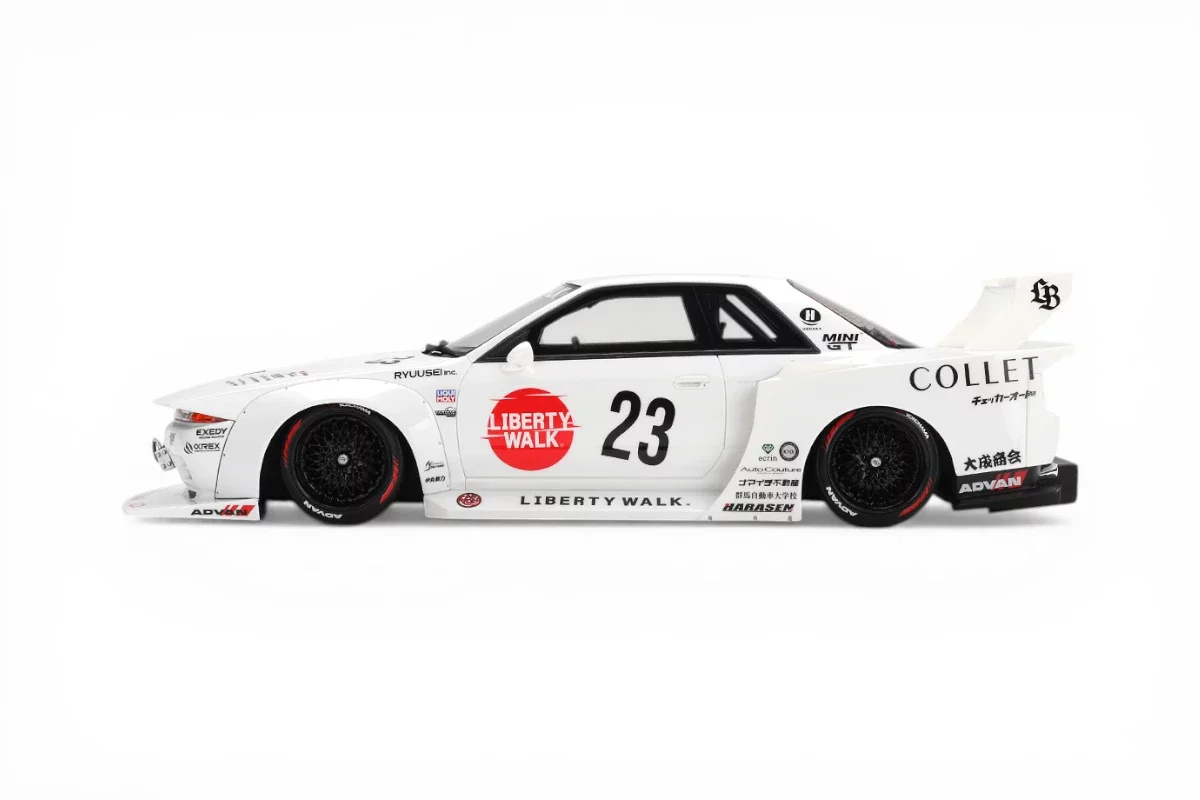 Nissan Skyline GT-R (R32) Kaido Works LB-Hinomaru - Image 3